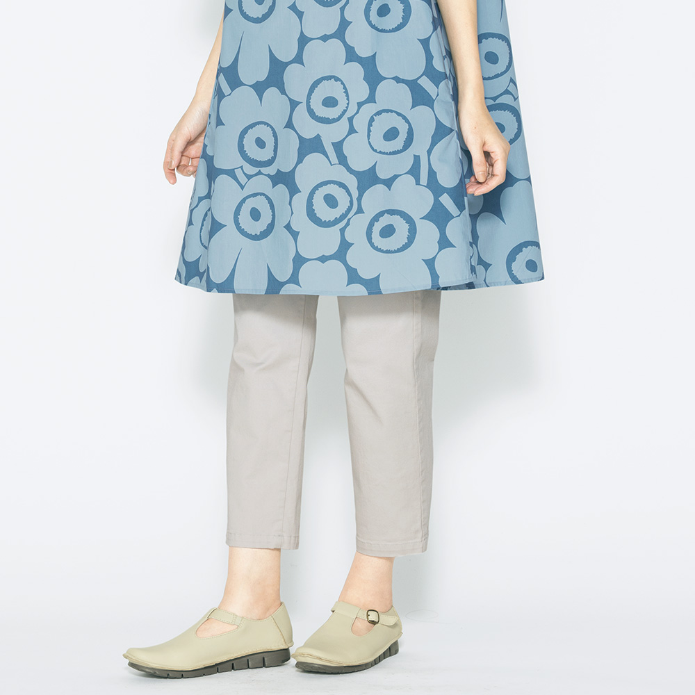 ラインゴムウエストテーパードパンツ