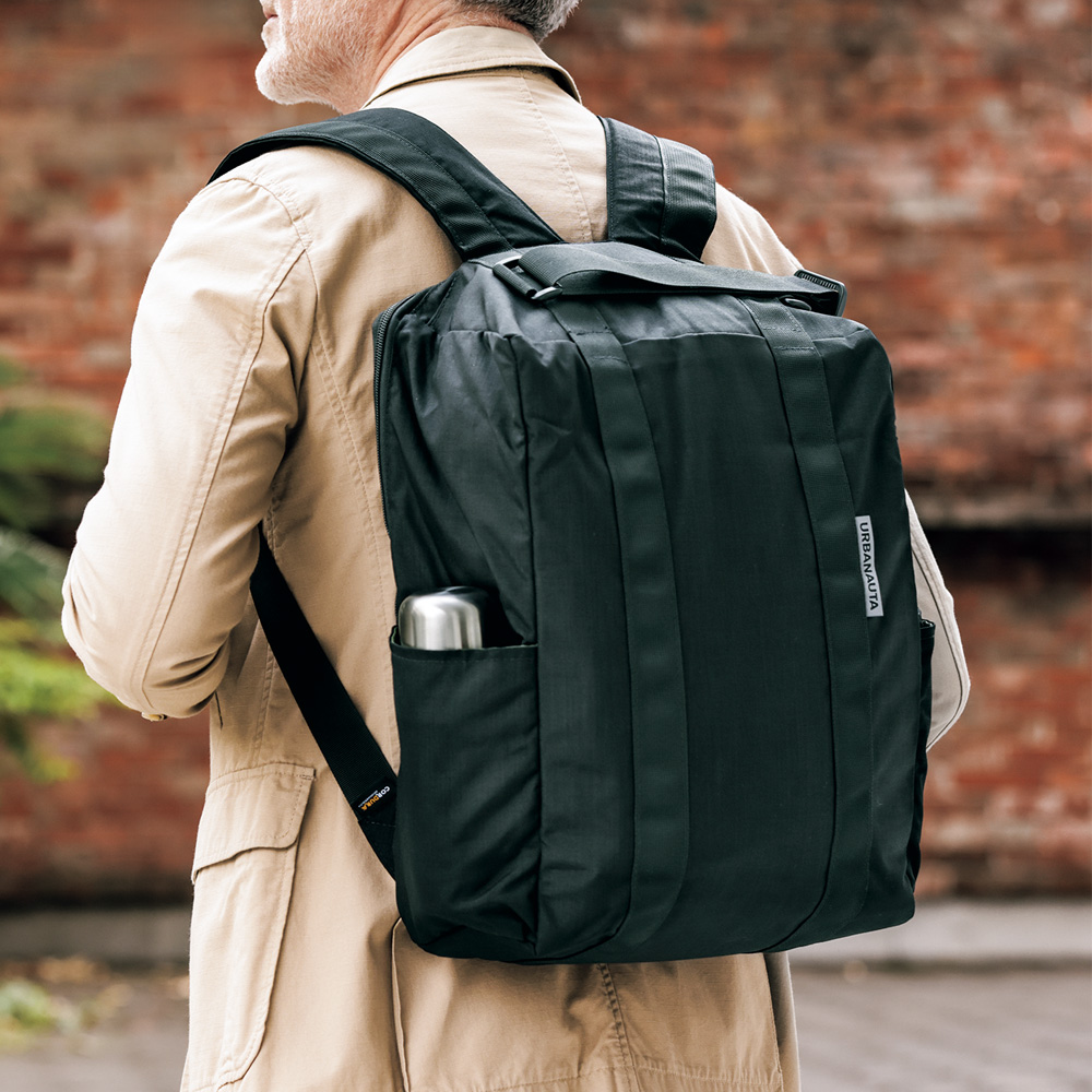 都市遊泳者のリュック