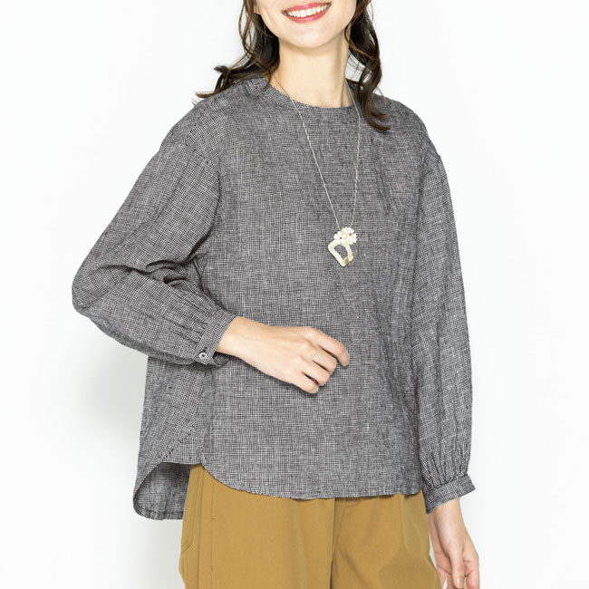 リトアニアリネン千鳥柄クルーネックブラウス