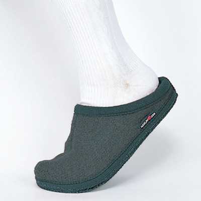 シューズ感覚の快適スリッパ／男女兼用