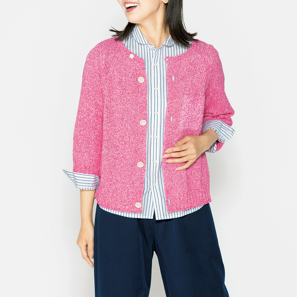 花束刺しゅうのブラウス