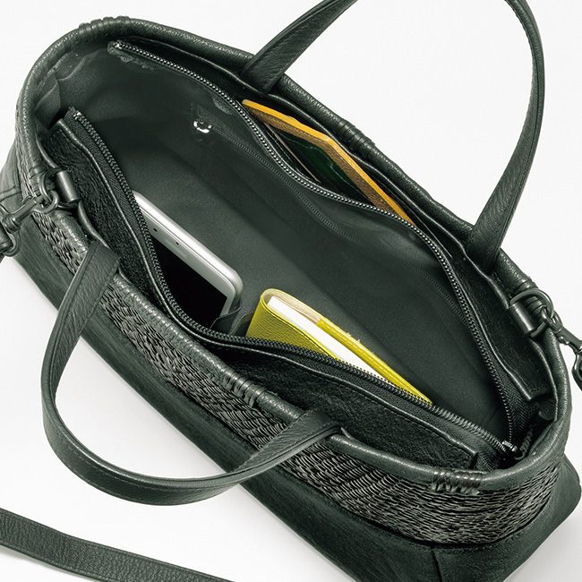 籐と牛革のハンドバッグ