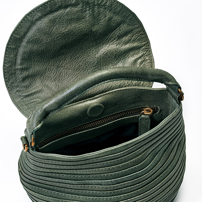 デザインショルダーバッグ