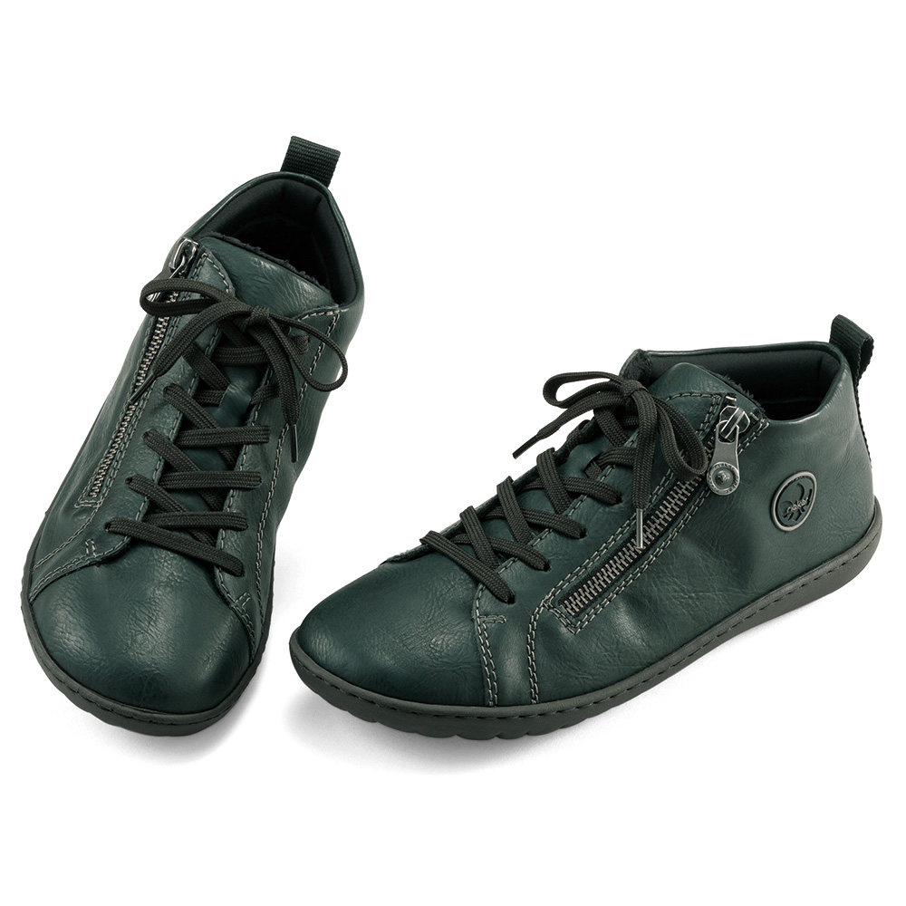 ファスナー付き軽量シューズ