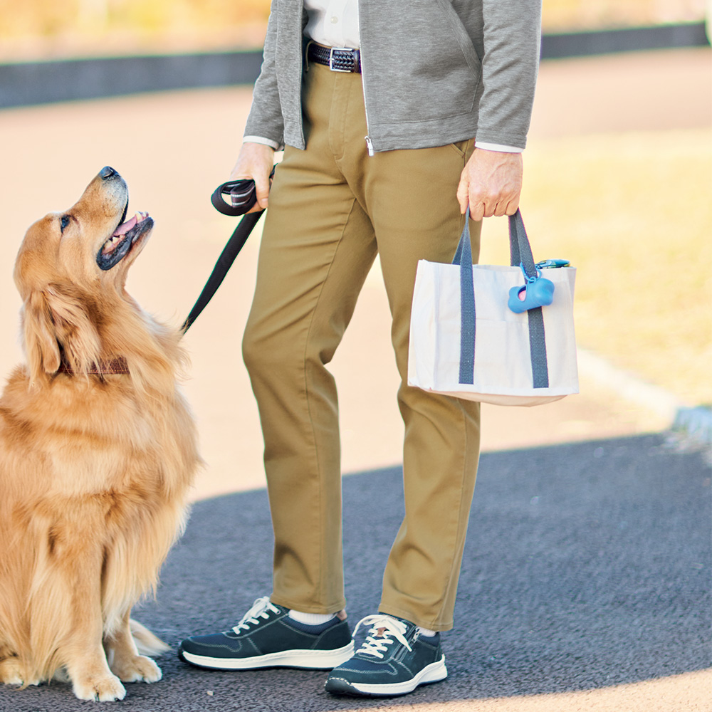 スウェット感覚のイージーパンツ