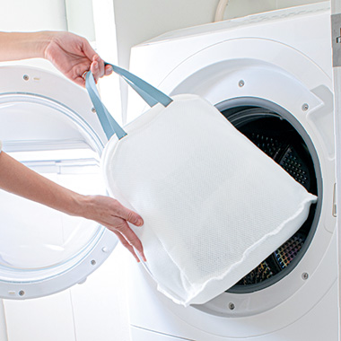 自立して丸ごと洗える脱衣かご／2色セット