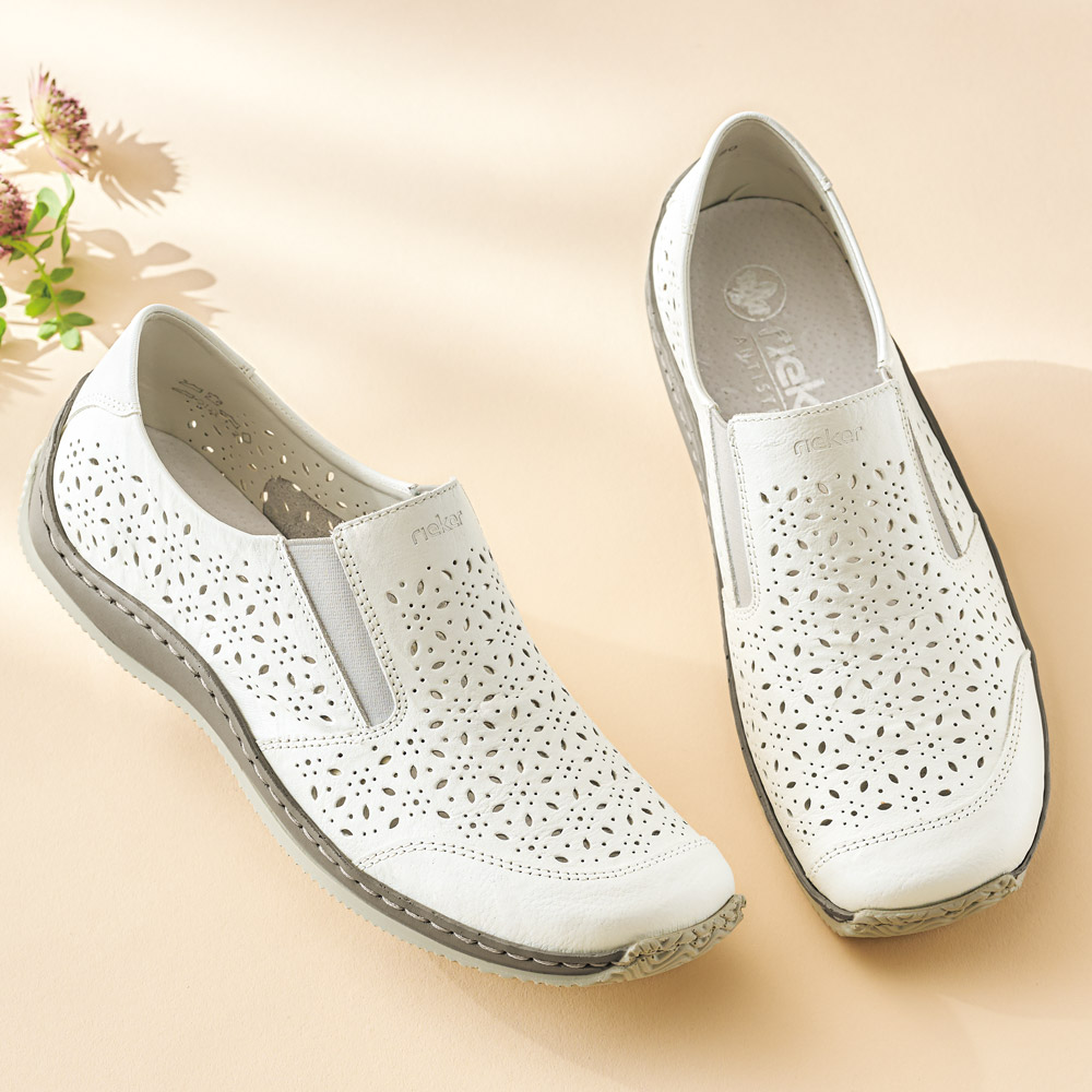 パンチングデザインスリップオン