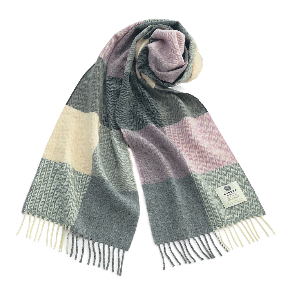 多色使いのウールマフラー