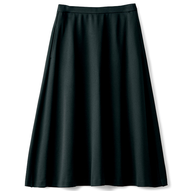 滑らか生地のセミフレアスカート