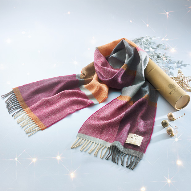 多色使いのウールマフラー