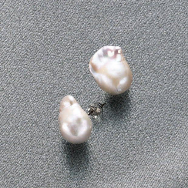オイスターシェイプ･淡水バロックパールピアス