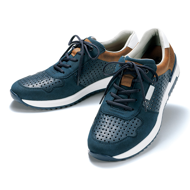 パンチングレザースニーカー