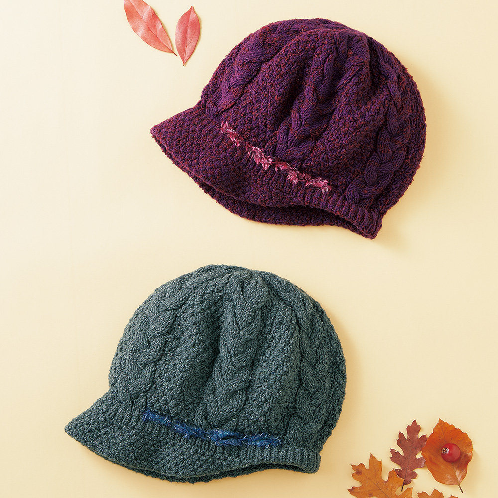 つば付きニット帽子