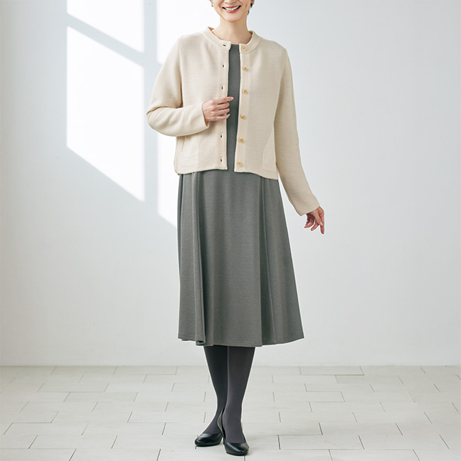 シンプルなウール混ワンピース