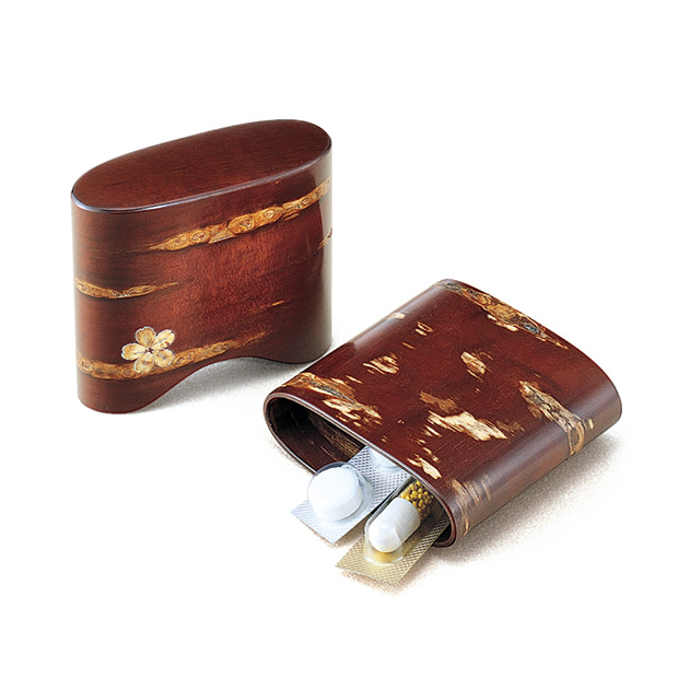 角館樺細工／総皮艶出薬籠