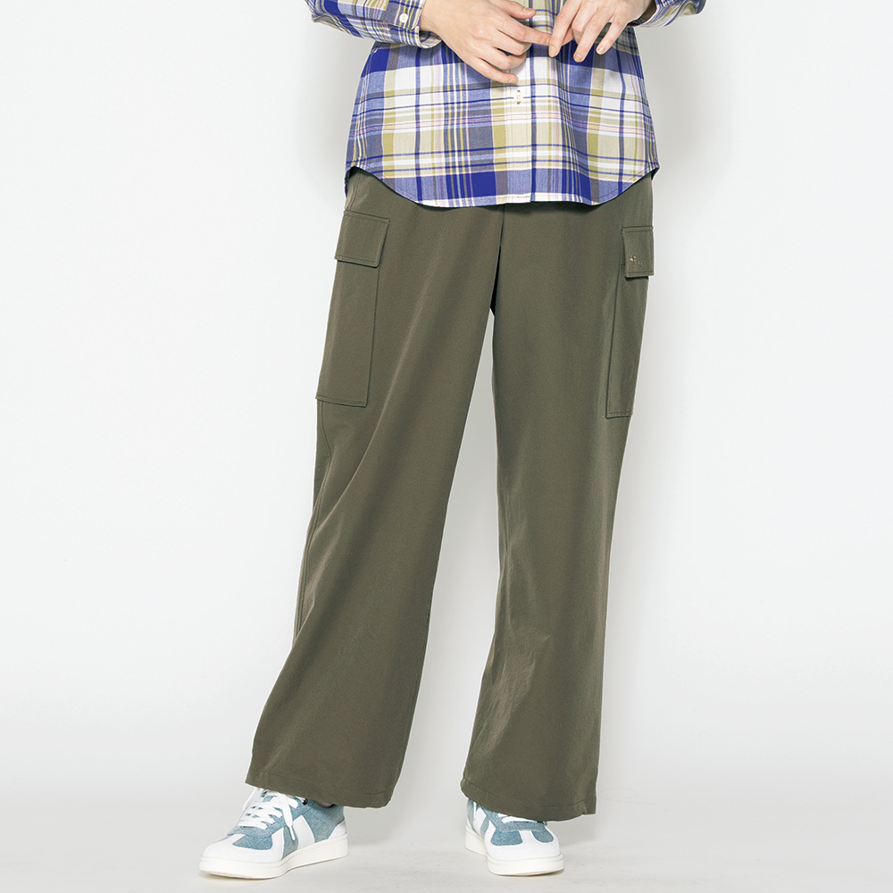 スコーロン素材のイージーベイカーパンツ