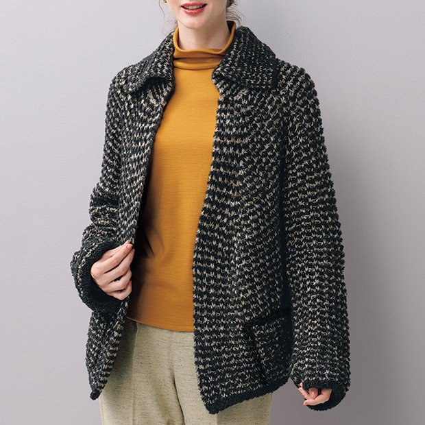 手編みのビッグカラーカーディガン