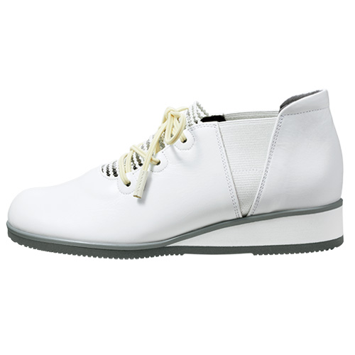 軽量レースアップ・スリップオンシューズ