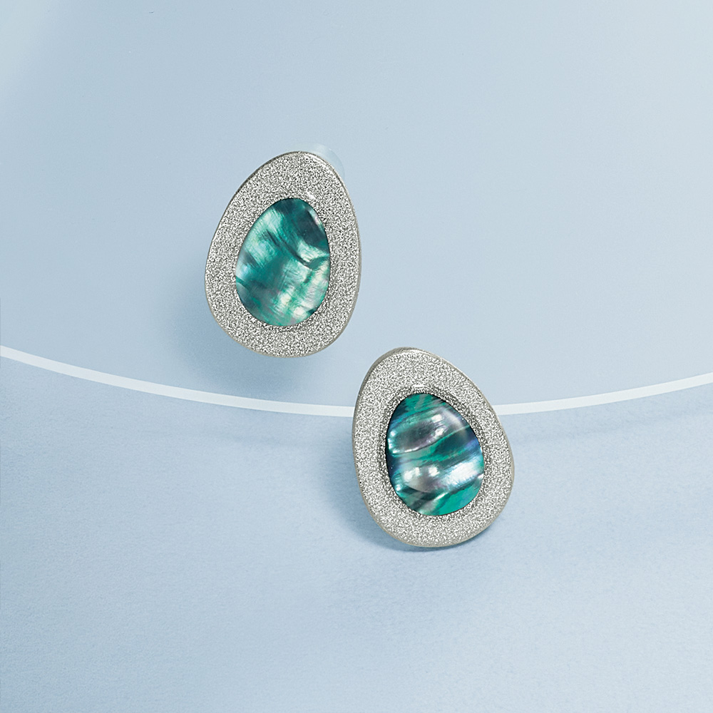 革イヤリング・ピアス/たまご