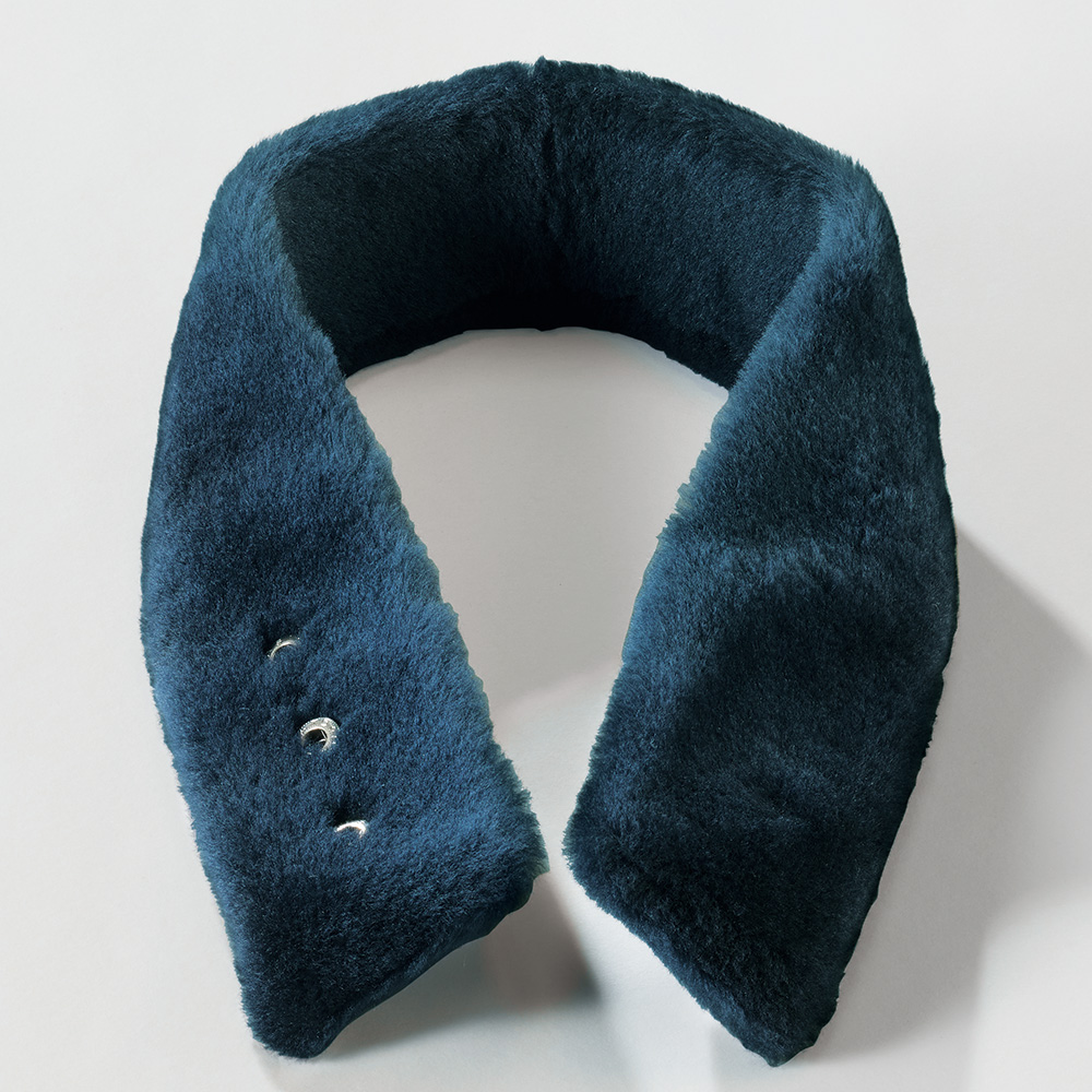 柔らかラコーンムートンミニマフラー