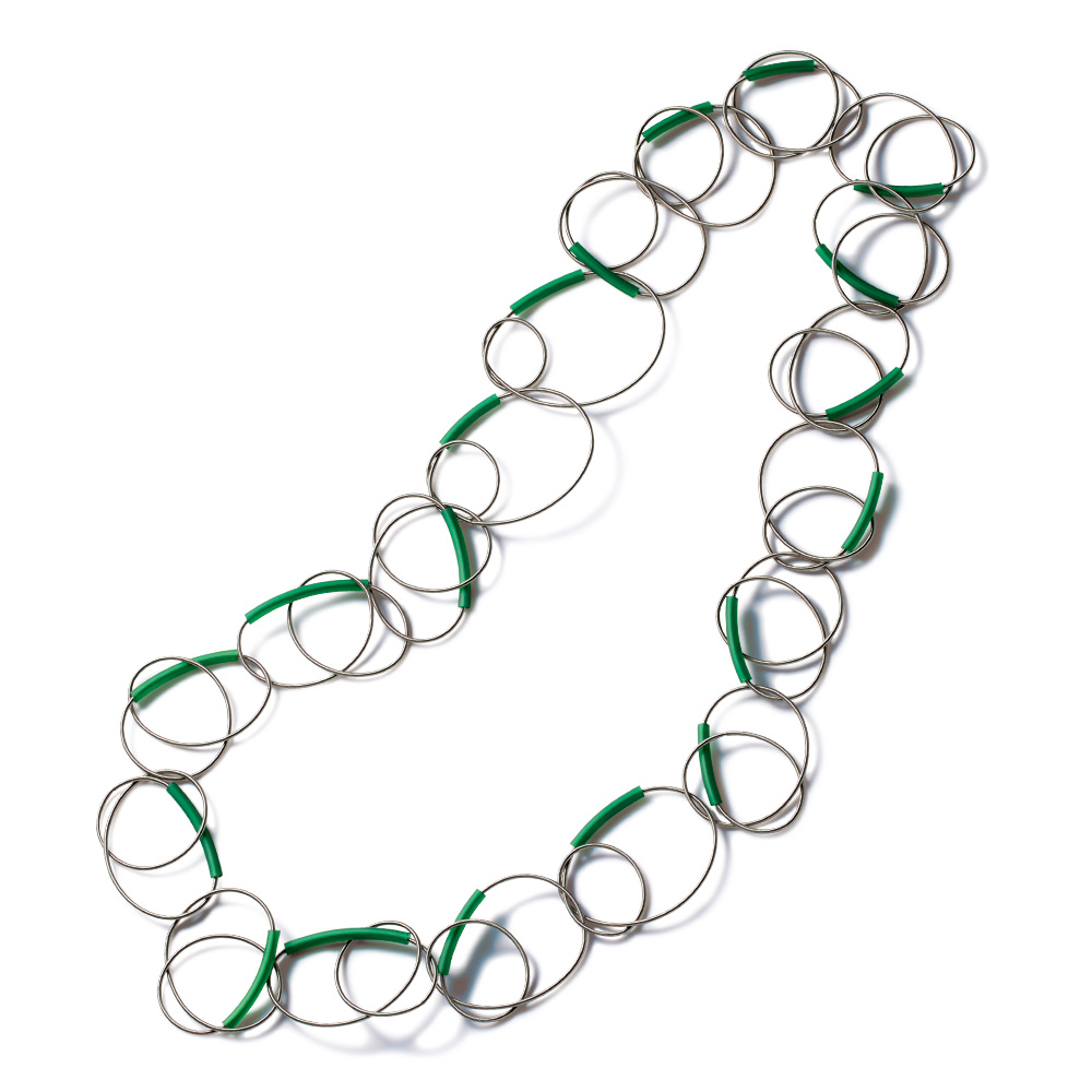 スパイラリーナロングネックレス