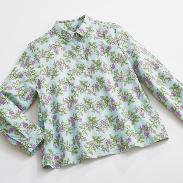 ボタニカル刺しゅうレースのブラウス