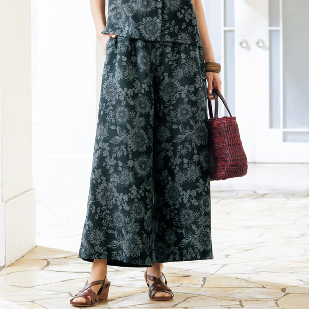 マンガン絣のワイドパンツ