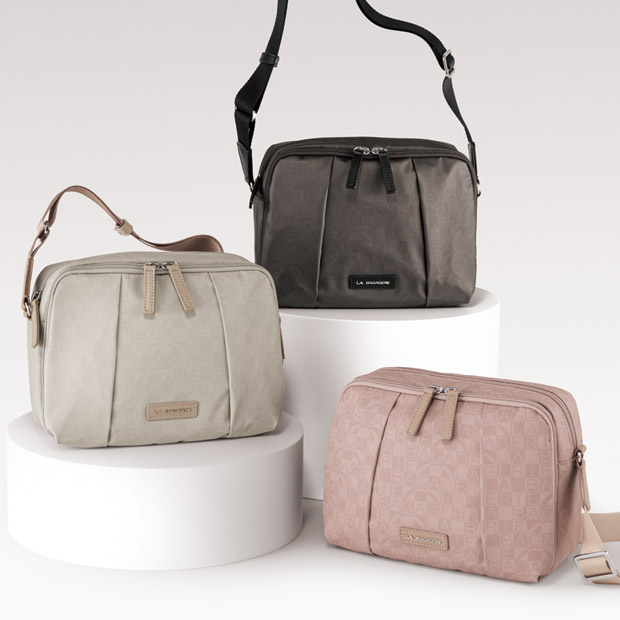 撥水軽量ショルダーバッグ／当社限定