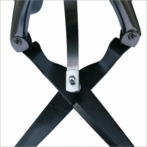 自立する車輪付き草刈りはさみ