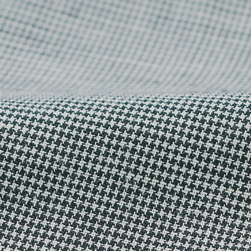 お腹まわりをすっきり見せるB.D.シャツ