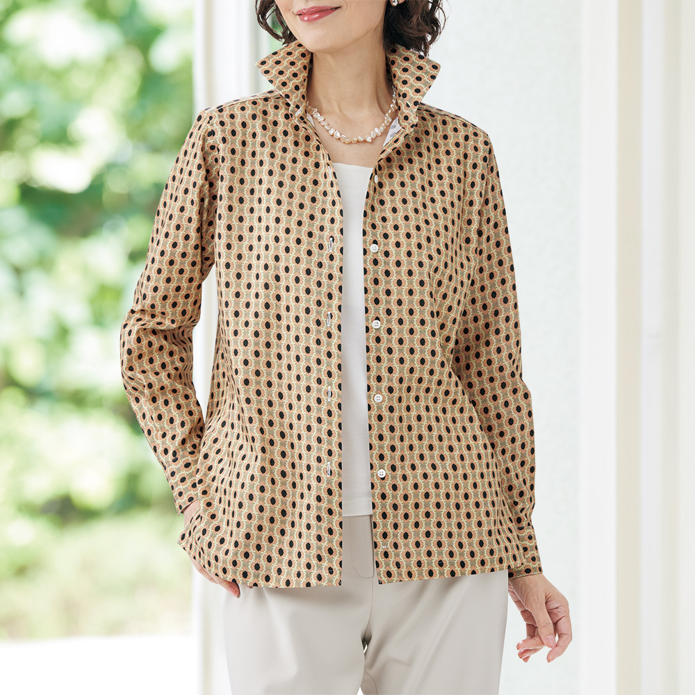 ワイドラウンドカラーシャツ