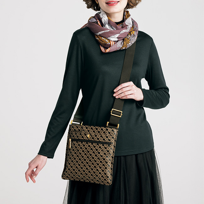 クロスショルダーバッグ