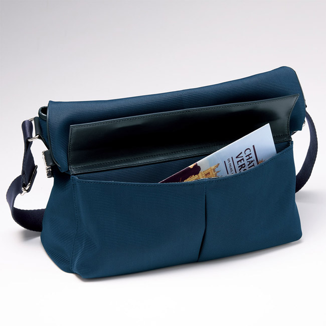 イタリア製メッセンジャーバッグ