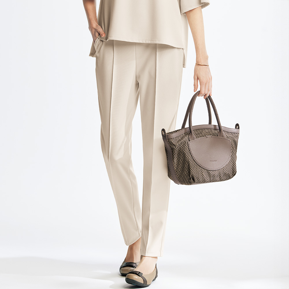 やぎ革バックルデザインパンプス