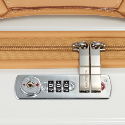 レザー使いのスーツケース