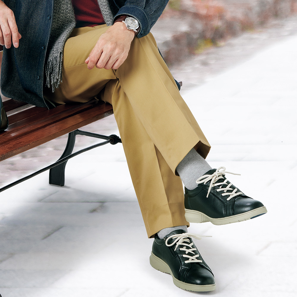 足をいたわる男の靴/サイドファスナーレザースニーカー