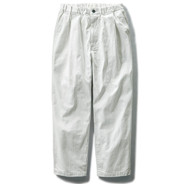 特注生地のホワイトデニムパンツ