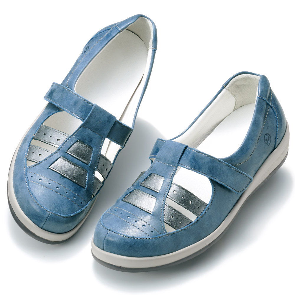 4E･ストラップシューズ