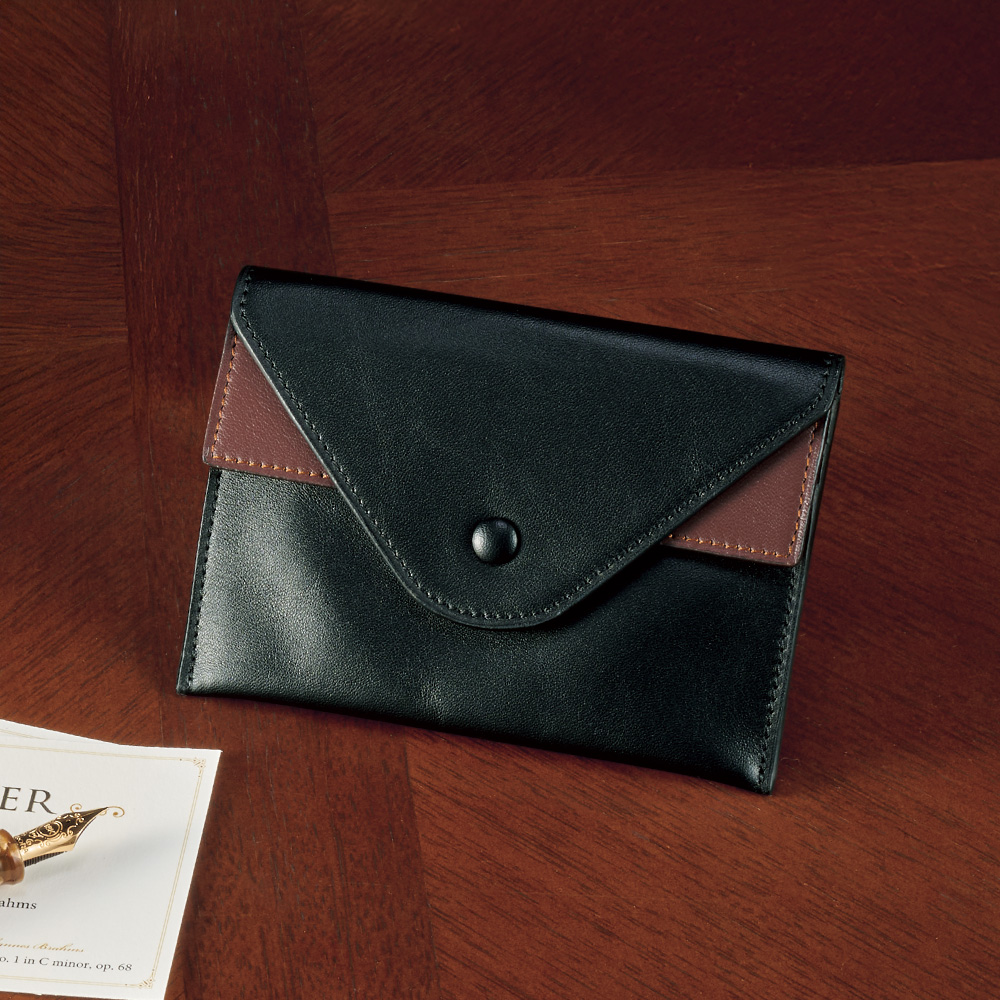 仕分け上手なカーフレザーウォレット