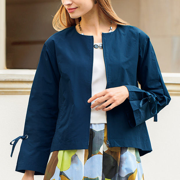 ノーカラーショート丈ジャケット