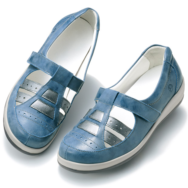 4E･ストラップシューズ