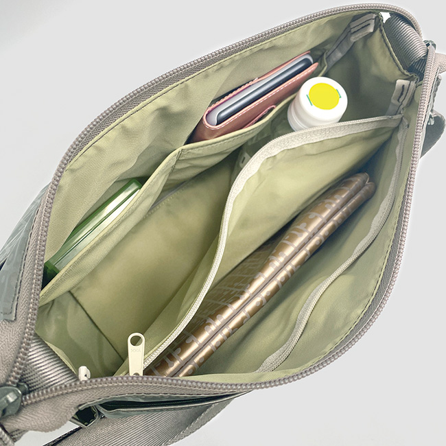 ふっくらポケットのショルダーバッグ／当社限定