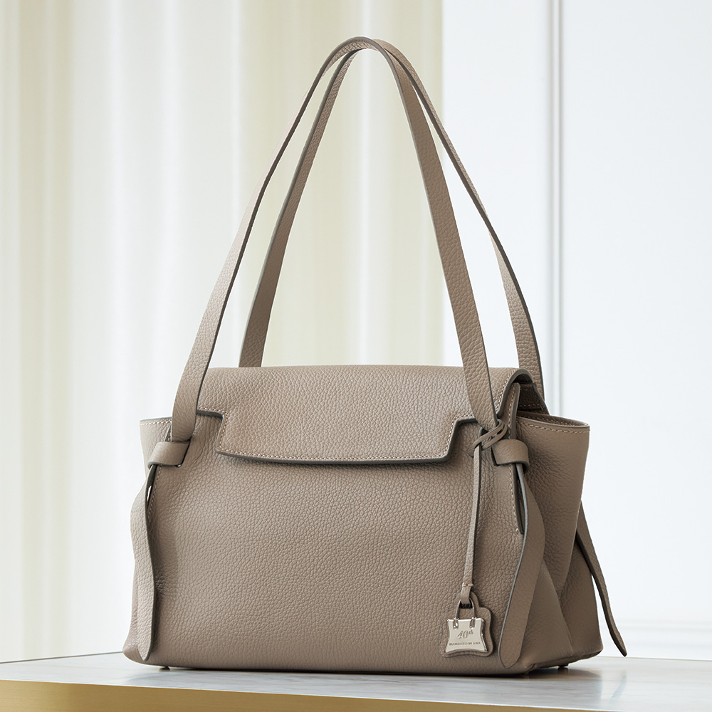 レザーショルダーバッグ