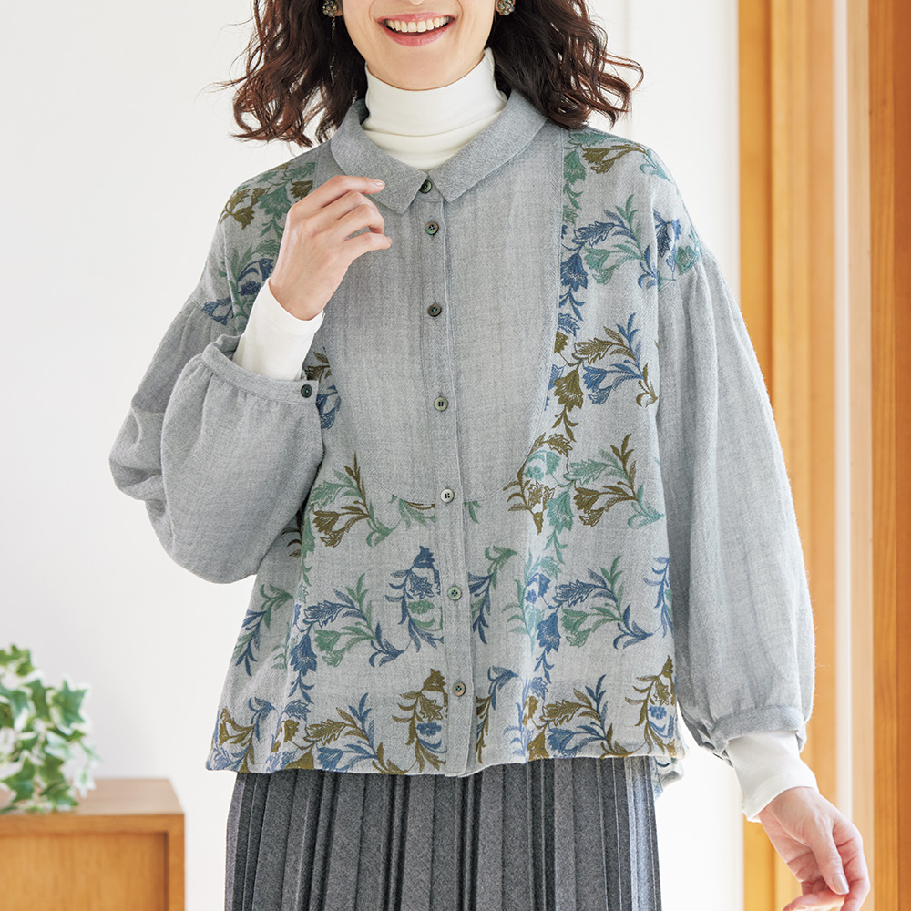 ウールガーゼ刺しゅうブラウス／りんどうの花