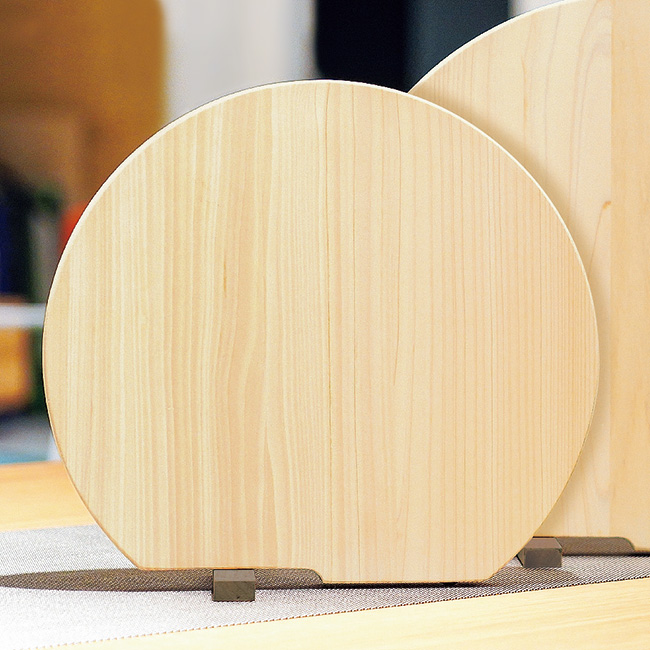 飛騨ひのきの立つまるいまな板／S