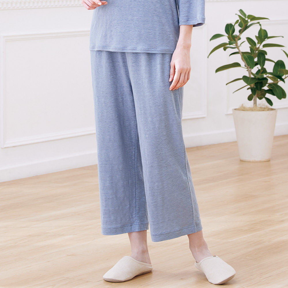 リネンのストレートパンツ