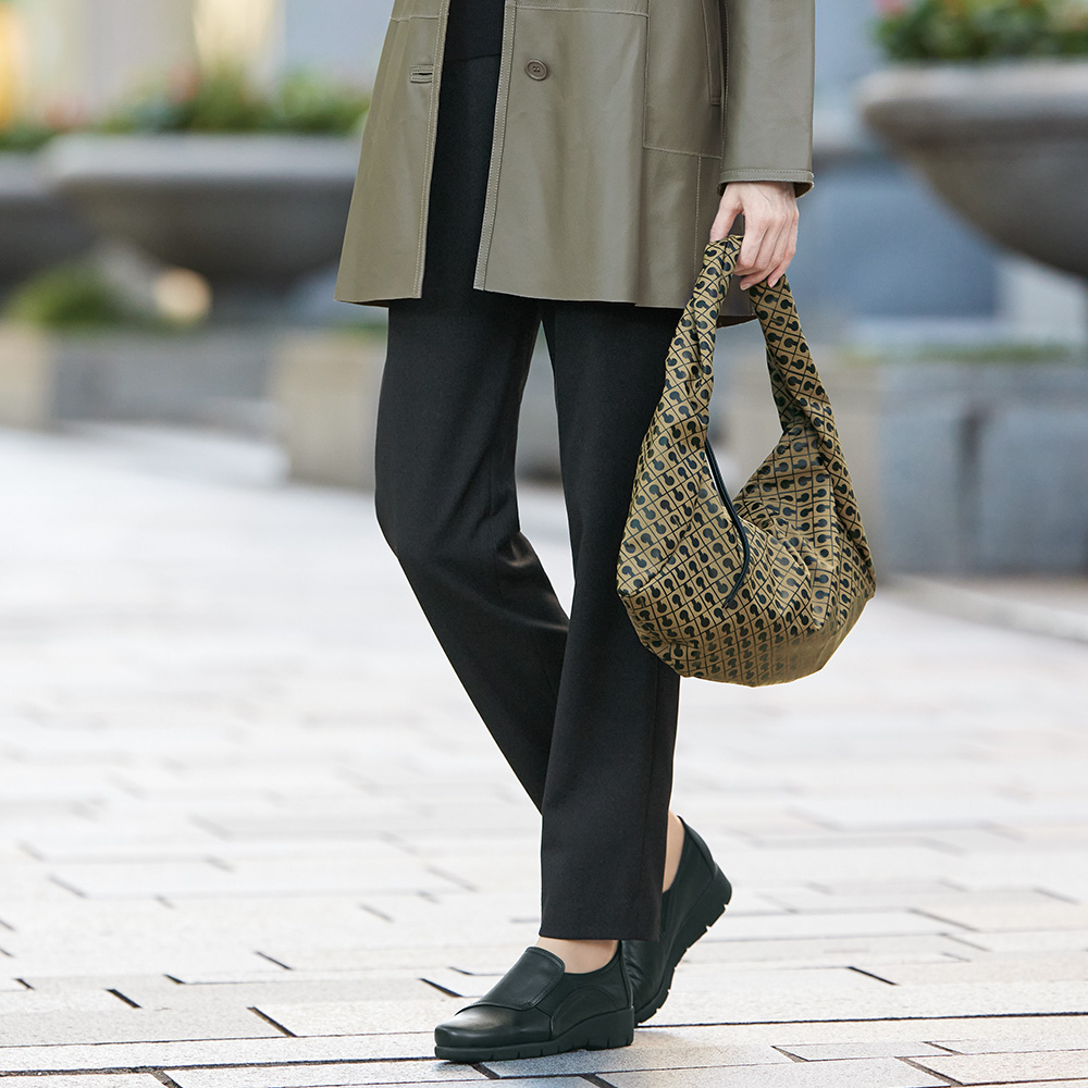 4Eラウンドトウ･スリップオンシューズ