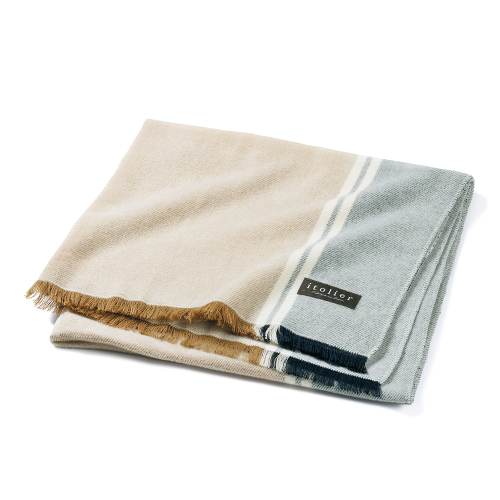 カシミヤ混素材のひざ掛け