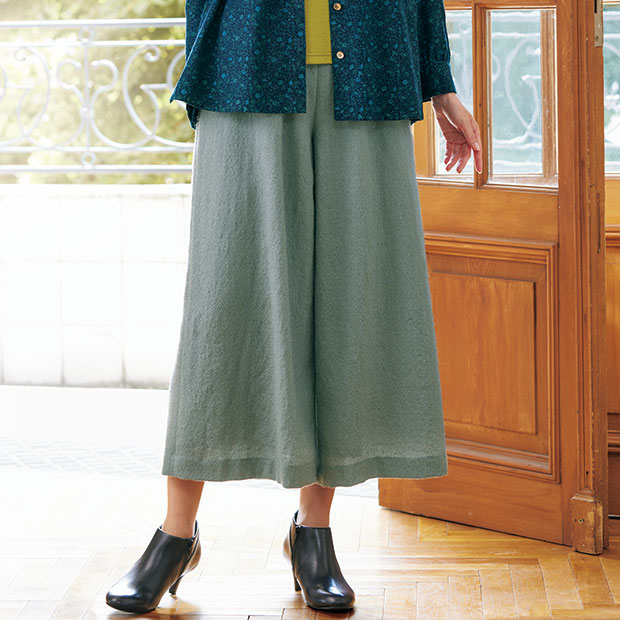 ウールガーゼのワイドパンツ