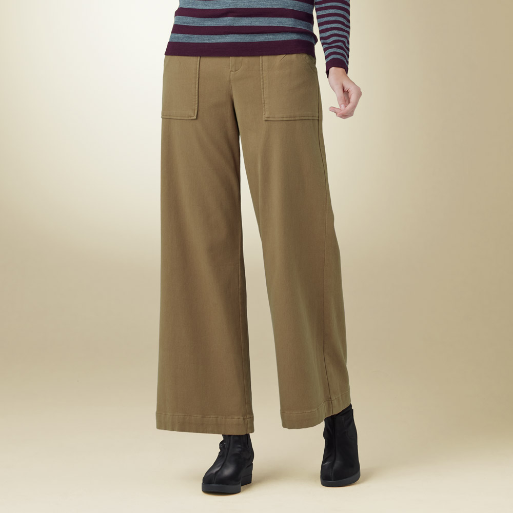 ストレッチ素材使いのブーツ